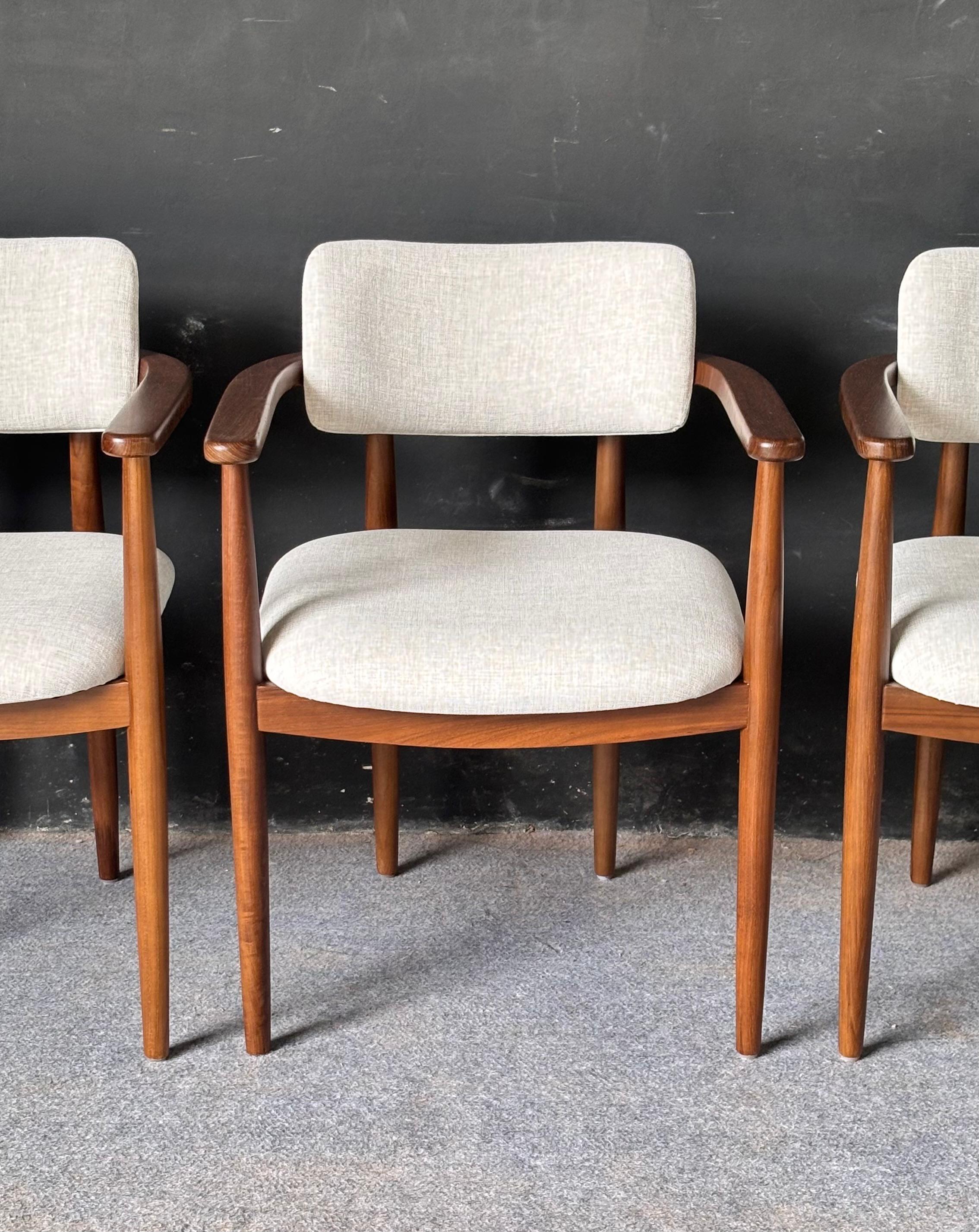 DAC-02 - Wooden Chair with Upholstered Seat and Backrest