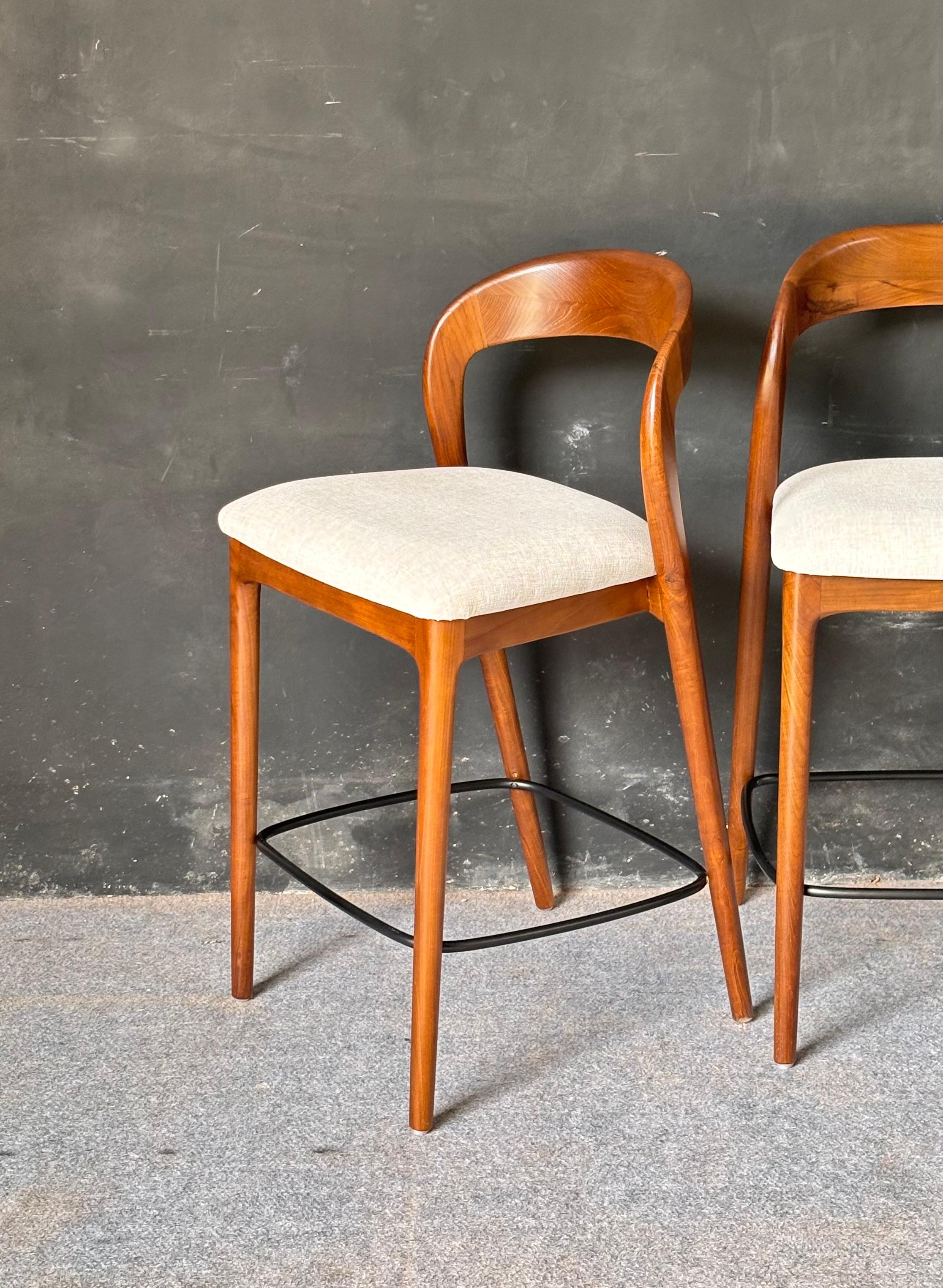 BC-02 - Bar Chair with Cushion Seat