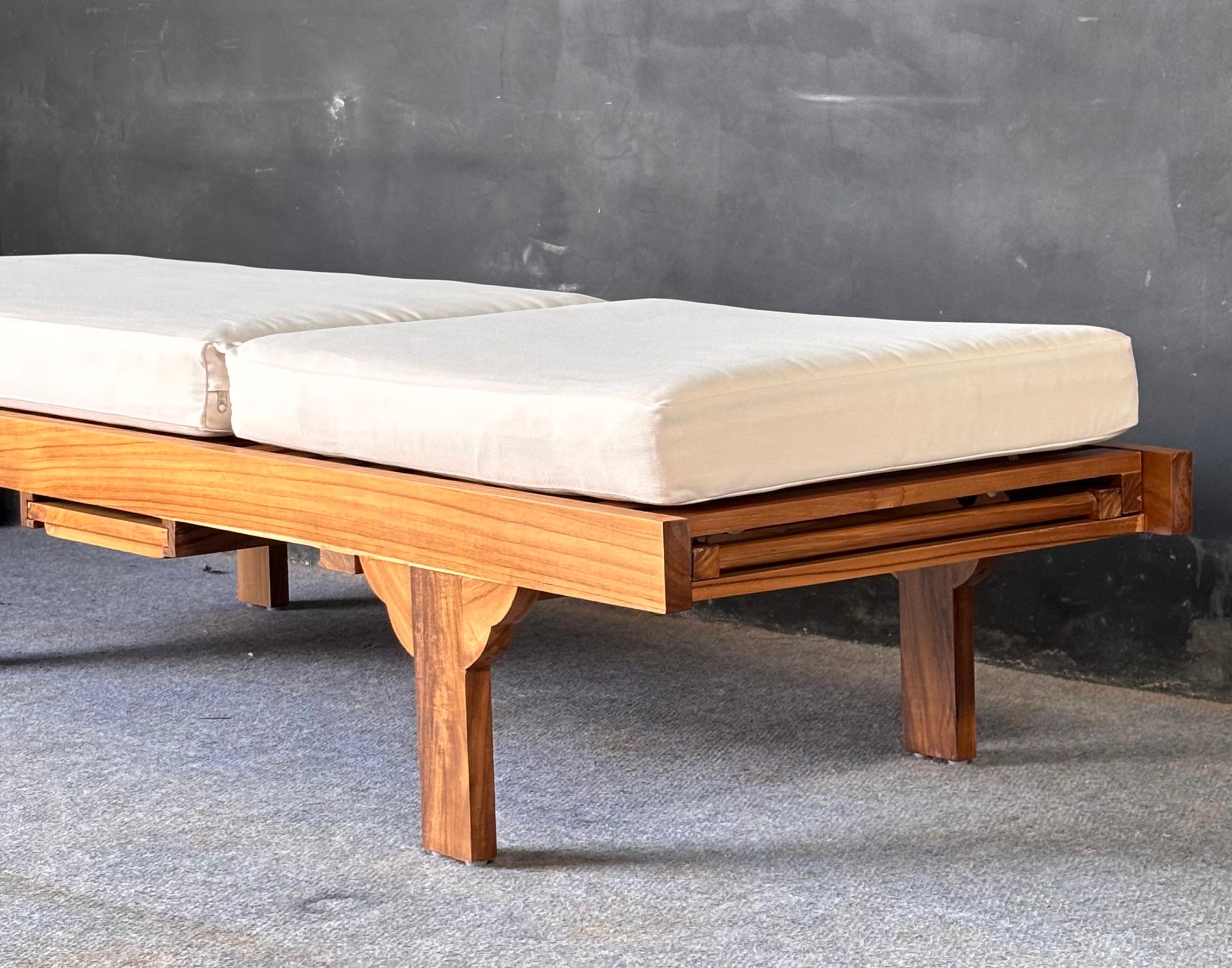 PL-03 - Teak Sun Lounger with Cushion