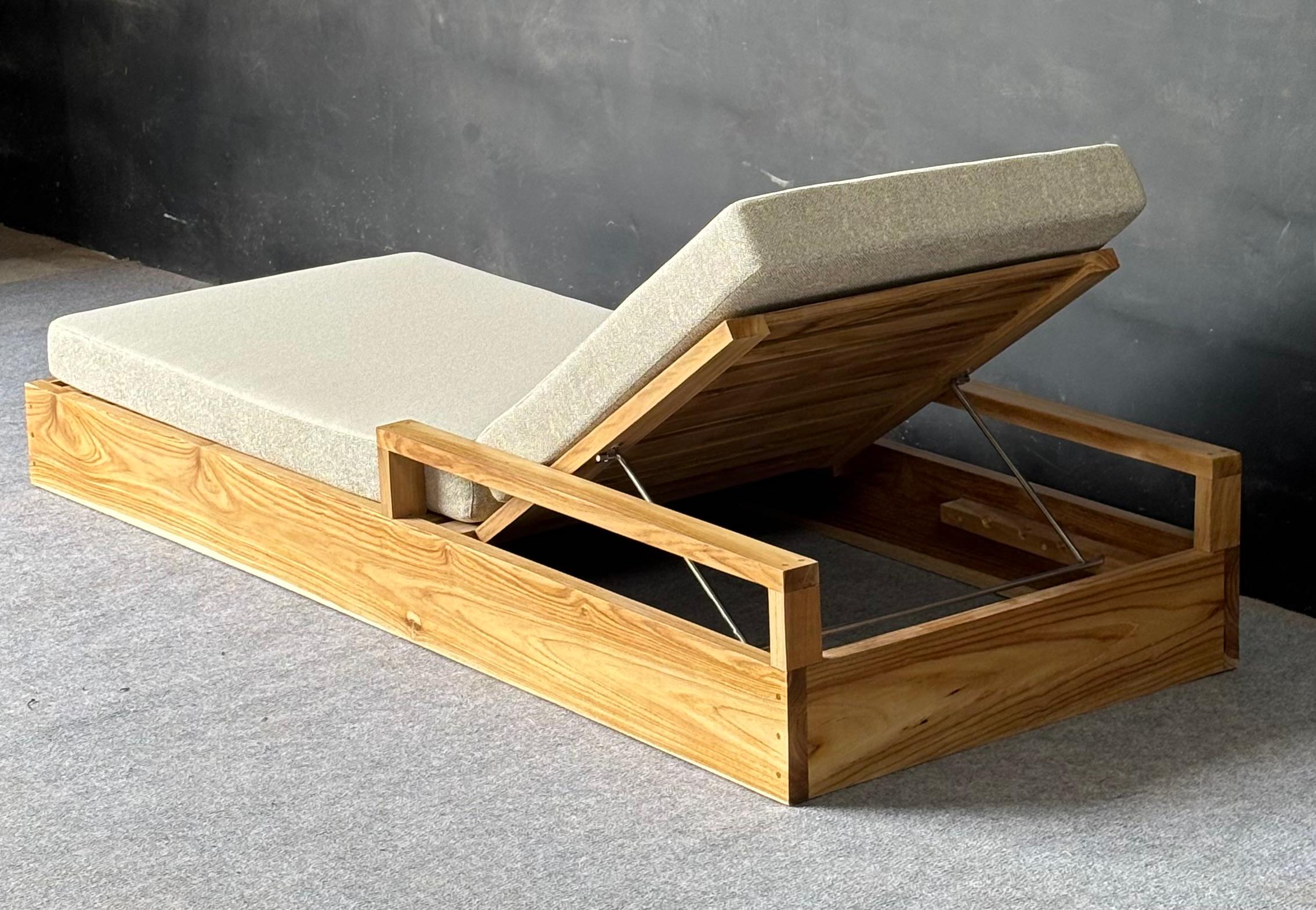 PL-08 - Natural Wooden Lounger with Cushion