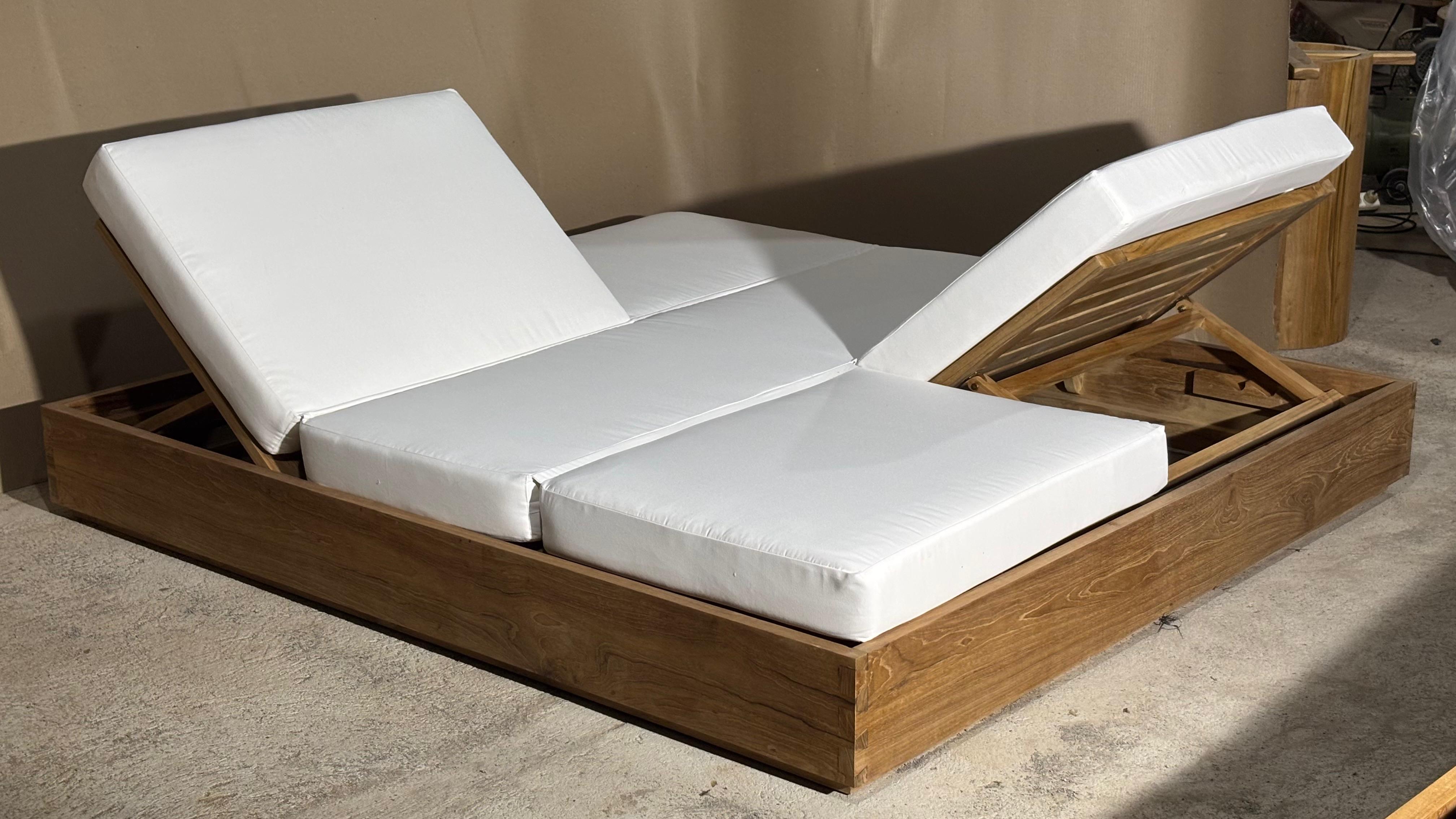 PL-09 - Double Wooden Sun Lounger with Cushions